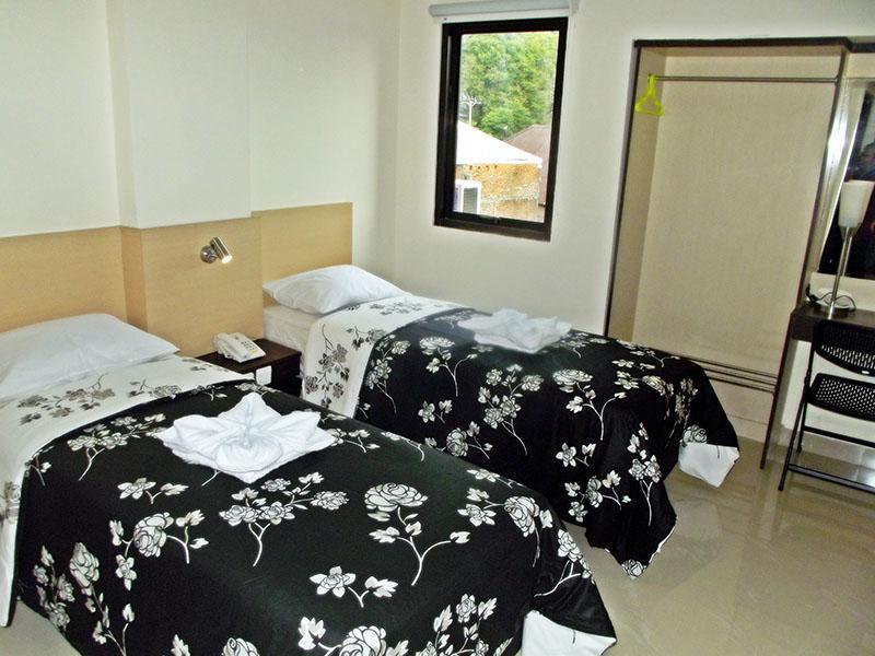Manado Inn Hotel Esterno foto