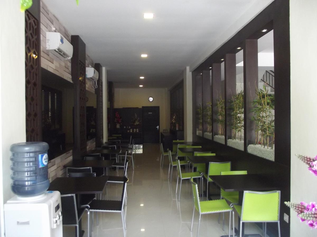 Manado Inn Hotel Esterno foto
